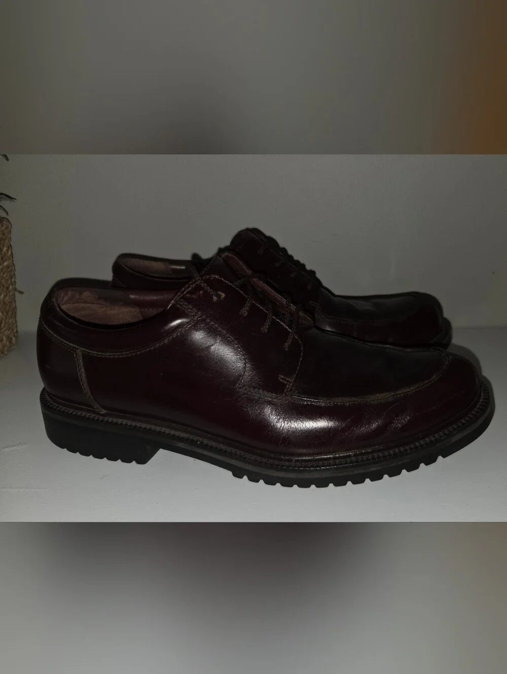 Cole Haan Country Beacon Oxford Men's Dark BrownBurgundy Leather Lace-Up Oxfords